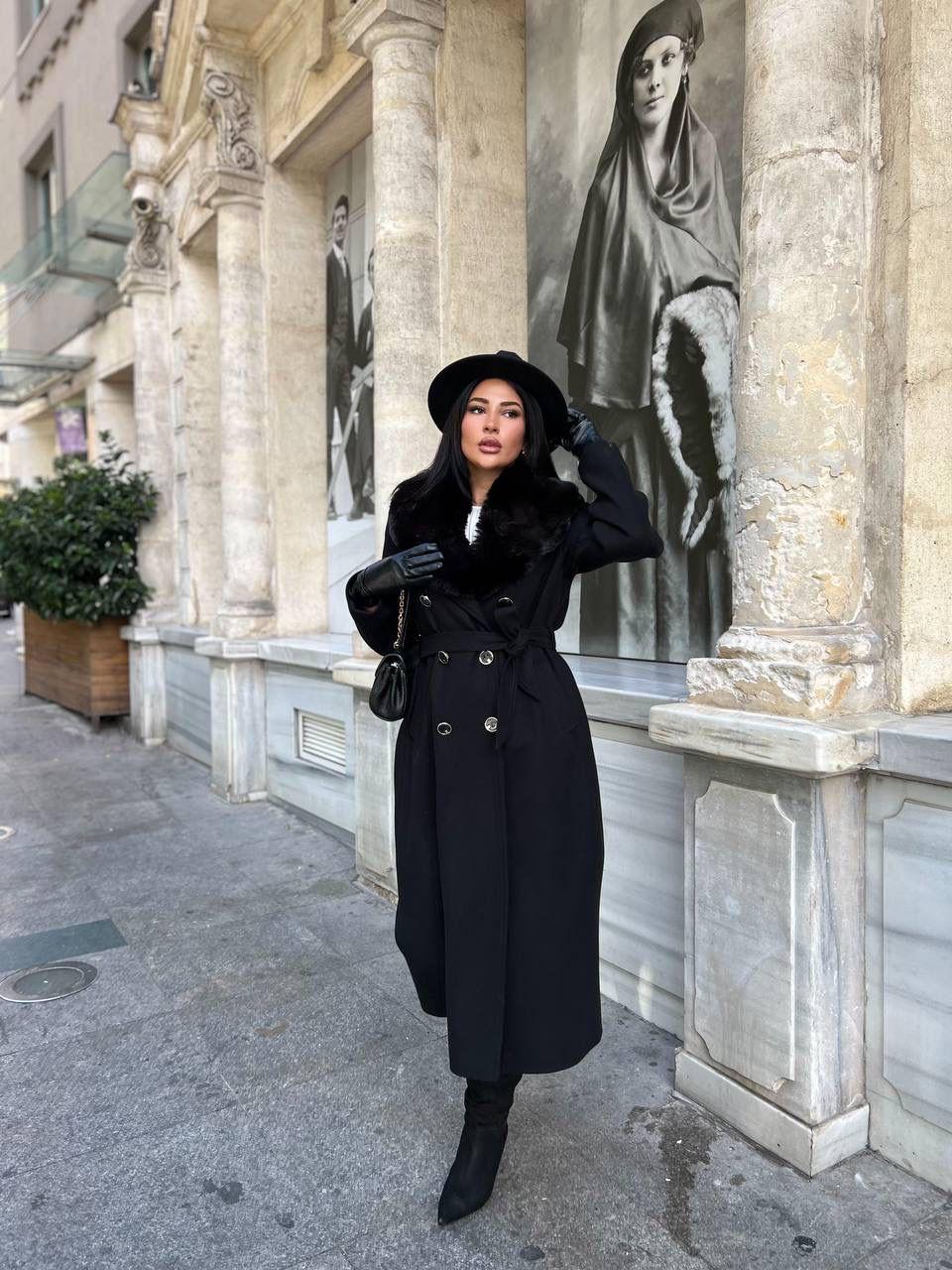 Pallto “Royal Fur Collar”