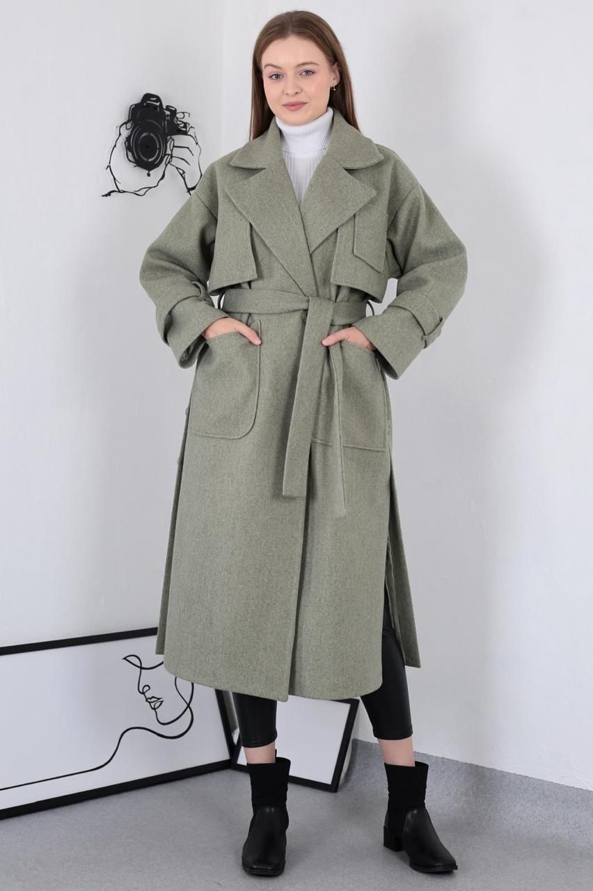 Pallto “Structured Elegance”