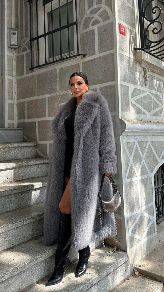 Pallto Pëllushi “Royal Luxe Long Coat”