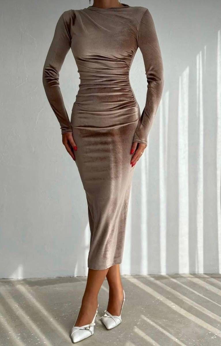 Fustani “Velvet Allure”